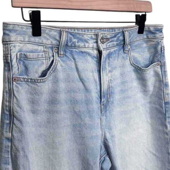 American Eagle Strigid Mom Jean in Blue Breeze - Size 8R - Picture 2 of 5
